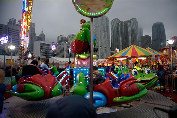2018bevictor伟德照明的娱乐灯用在香港中环佳年华展示